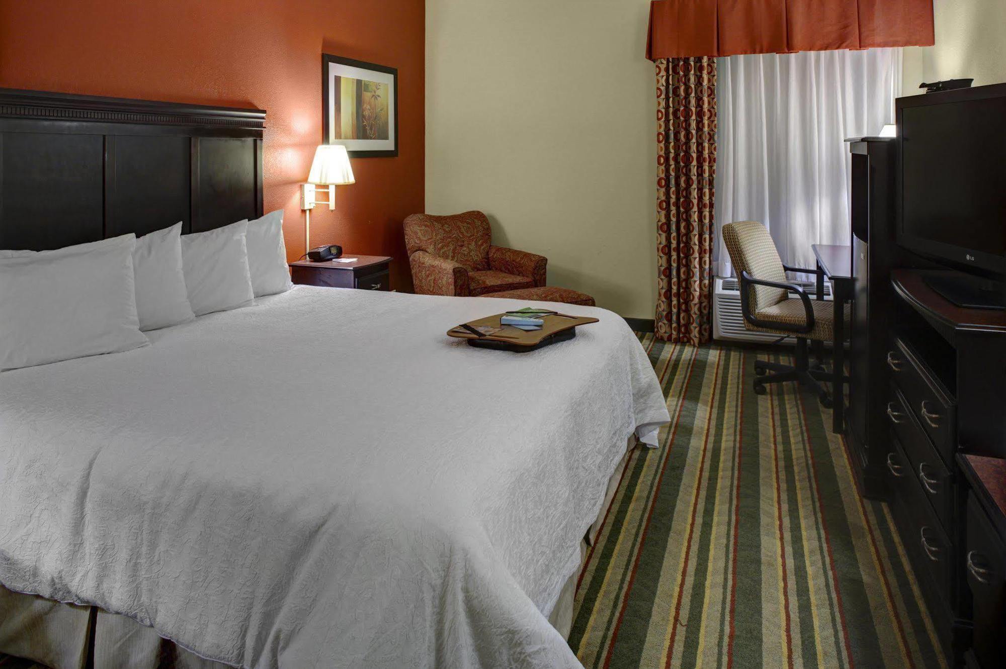 Hampton Inn Richmond-Меканиксвил Екстериор снимка