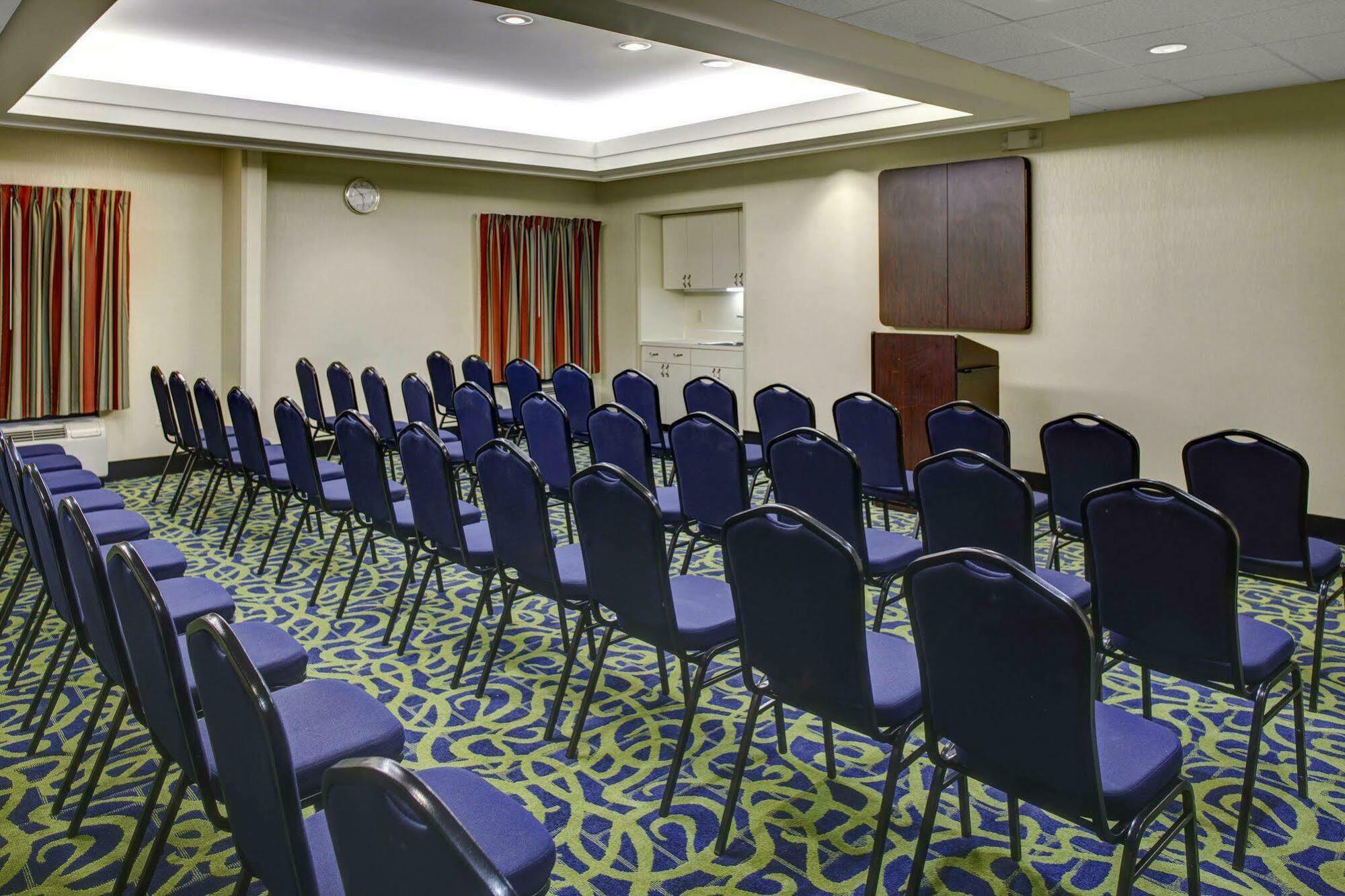 Hampton Inn Richmond-Меканиксвил Екстериор снимка